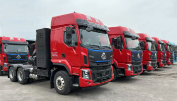 【開門紅】玉柴物流集團玉柴機電南寧公司喜獲50臺乘龍新能源牽引車訂單，開啟蛇年 “開門紅”